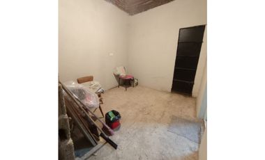 VENTA CASA 3 AMB CON GRAN PARQUE Y GARAGE