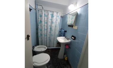 VENTA CASA 3 AMB CON GRAN PARQUE Y GARAGE