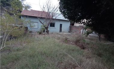 VENTA CASA 3 AMB CON GRAN PARQUE Y GARAGE