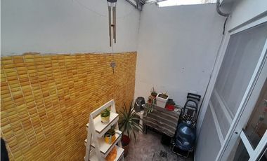 Venta Departamento Tres Ambientes Con Patio - Colegiales