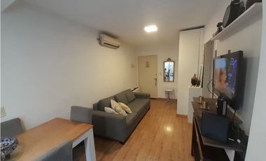 Venta Departamento Tres Ambientes Con Patio - Colegiales