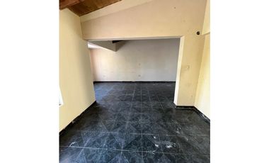 CASA 2 PLANTAS (a reciclar)