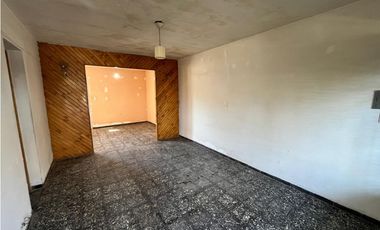 CASA 2 PLANTAS (a reciclar)