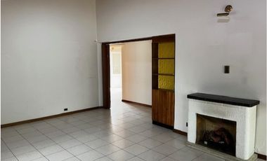 Exclusiva Casa Esquina en venta !