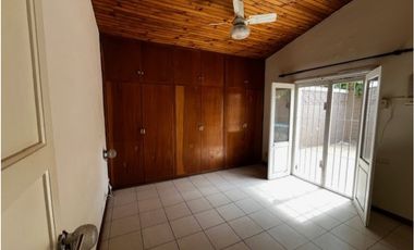 Exclusiva Casa Esquina en venta !