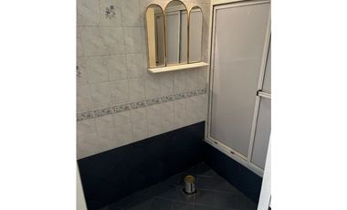 Exclusiva Casa Esquina en venta !