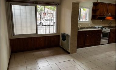 Exclusiva Casa Esquina en venta !