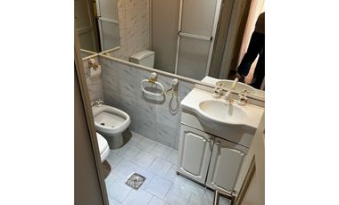 Exclusiva Casa Esquina en venta !