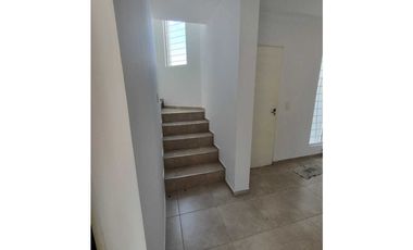 ALQUILO DUPLEX EN BARRIO RESIDENCIAL VELEZ SARSFIELD - 3 DORM