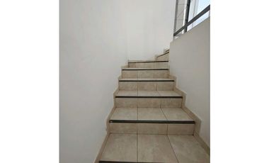 VENDO DUPLEX DE 3 DORMITORIOS EN BARRIO PARQUE LOS MOLINOS