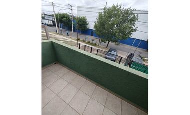 VENDO DUPLEX DE 3 DORMITORIOS EN BARRIO PARQUE LOS MOLINOS