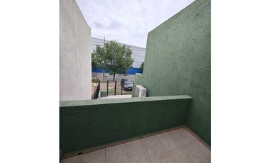VENDO DUPLEX DE 3 DORMITORIOS EN BARRIO PARQUE LOS MOLINOS