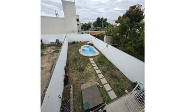 VENDO DUPLEX DE 3 DORMITORIOS EN BARRIO PARQUE LOS MOLINOS
