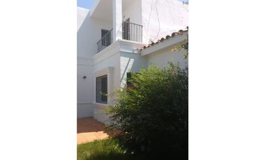 VENDO CASA 3 DORMITORIOS EN BARRIO COLINAS DE VELEZ SARSFIELD