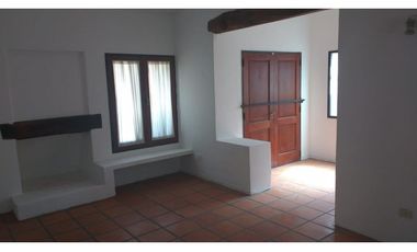 VENDO CASA 3 DORMITORIOS EN BARRIO COLINAS DE VELEZ SARSFIELD