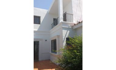 VENDO CASA 3 DORMITORIOS EN BARRIO COLINAS DE VELEZ SARSFIELD