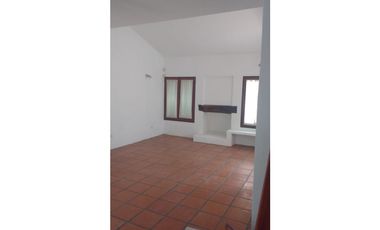 VENDO CASA 3 DORMITORIOS EN BARRIO COLINAS DE VELEZ SARSFIELD