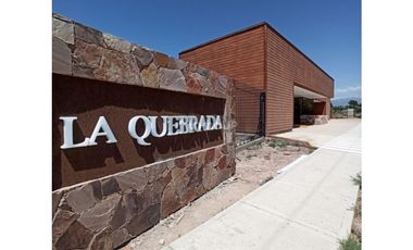 CASA EN B° PRIVADO LA QUEBRADA