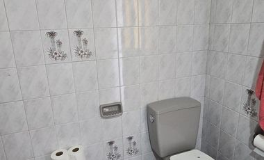 Venta casa 4 ambientes con cochera en Villa Dominico