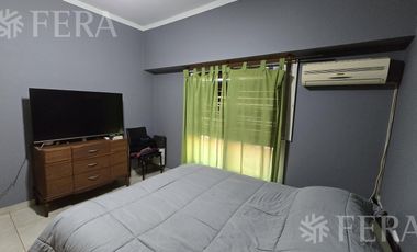 Venta casa 4 ambientes con cochera en Villa Dominico