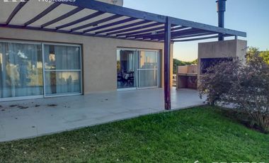 Casa en Venta  Residencial II 2 - con Acceso a Pie al Mar - Costa Esmeralda