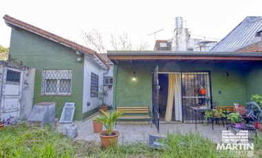 Casa 3 ambientes sobre lote de 420m2  - Villa Adelina