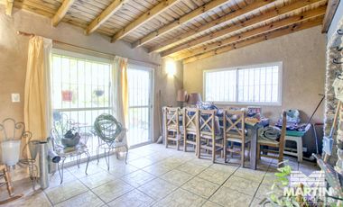 Casa 3 ambientes sobre lote de 420m2  - Villa Adelina