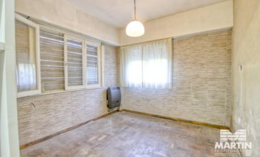 Casa 3 ambientes sobre lote de 420m2  - Villa Adelina