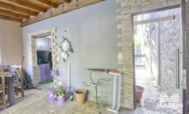 Casa 3 ambientes sobre lote de 420m2  - Villa Adelina