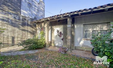 Casa 3 ambientes sobre lote de 420m2  - Villa Adelina