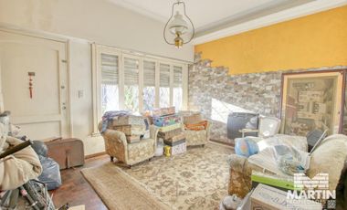 Casa 3 ambientes sobre lote de 420m2  - Villa Adelina