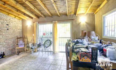 Casa 3 ambientes sobre lote de 420m2  - Villa Adelina