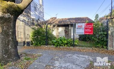 Casa 3 ambientes sobre lote de 420m2  - Villa Adelina