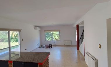 Casa - Maschwitz Village