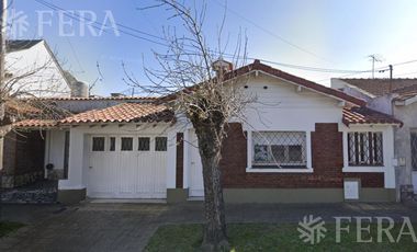 Venta casa 3 ambientes con cochera en Don Bosco