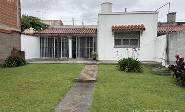 Venta casa 3 ambientes con cochera en Don Bosco