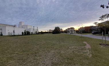 TERRENO AL AGUA BARRIIO LOS ALISOS NORDELTA