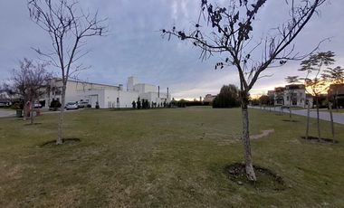 TERRENO AL AGUA BARRIIO LOS ALISOS NORDELTA