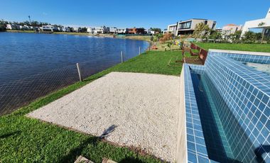 A ESTRENAR. MUY EQUIPADA. SIN MUEBLES.