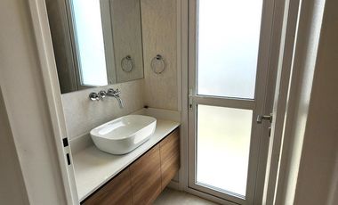 A ESTRENAR. MUY EQUIPADA. SIN MUEBLES.