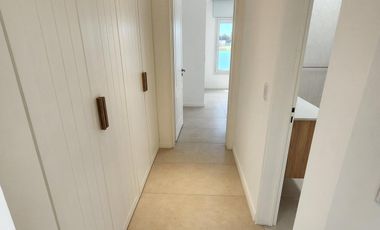 A ESTRENAR. MUY EQUIPADA. SIN MUEBLES.