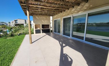 A ESTRENAR. MUY EQUIPADA. SIN MUEBLES.