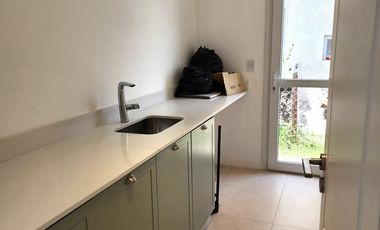 A ESTRENAR. MUY EQUIPADA. SIN MUEBLES.