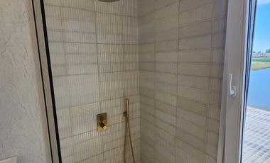 A ESTRENAR. MUY EQUIPADA. SIN MUEBLES.