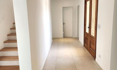 A ESTRENAR. MUY EQUIPADA. SIN MUEBLES.