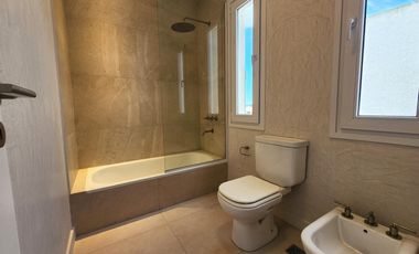 A ESTRENAR. MUY EQUIPADA. SIN MUEBLES.