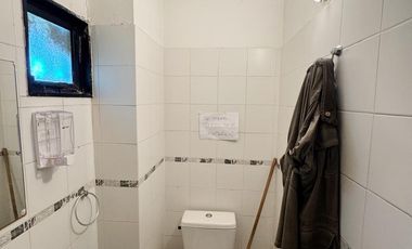 Galpón / deposito con oficinas en alquiler en Martinez