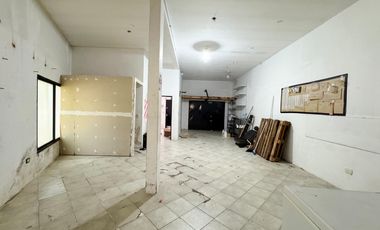 Galpón / deposito con oficinas en alquiler en Martinez