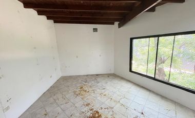 Galpón / deposito con oficinas en alquiler en Martinez