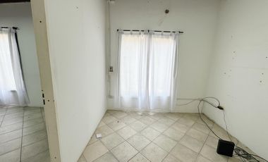 Galpón / deposito con oficinas en alquiler en Martinez